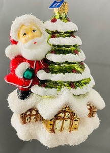 lot 235 image: 2 Pretty Christmas Ornaments from Poland