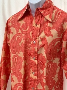 lot 213 image: Retro Vintage Pink Paisley Button Up Shirt