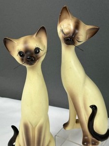 lot 271 image: Pair of Vintage Mid Century Norcrest Siamese Cat Figurines
