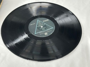 lot 262 image: Record Album Pink Floyd Dark Side of the Moon - Capitol Records