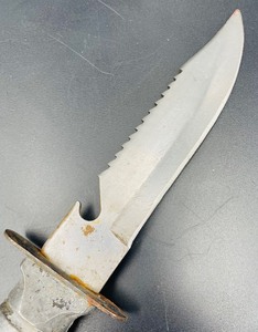 lot 278 image: Vintage Fixed Blade Knife with Metal Handle with Compass