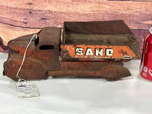 lot 18 image: Vintage Marx Sand & Gravel Pressed Steel Truck