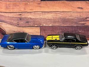lot 21 image: 1967 Chevelle & 1970 Buick GSX 124 Diecast