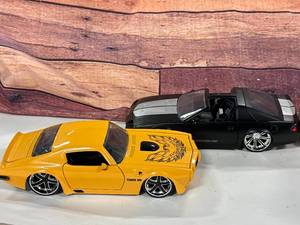 lot 37 image: 1985 Camaro & Trans Am 124