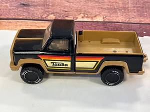 lot 64 image: Vintage 1980s Tonka Brown & Black Pickup 7 Inches Long