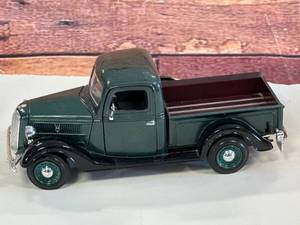 lot 66 image: 1937 Ford Pickup Truck 124