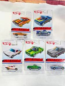 lot 80 image: Lot of 5 Hot Wheels Flying Customs Vehicles