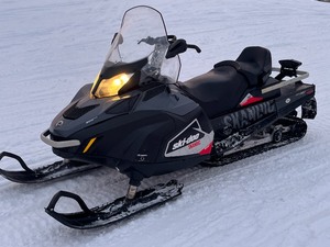 lot 2 image: 2017 Ski-Doo Skandic REV XU Snowmobile