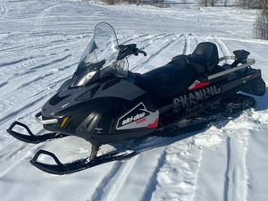 lot 3 image: 2016 Ski-Doo Skandic Snowmobile