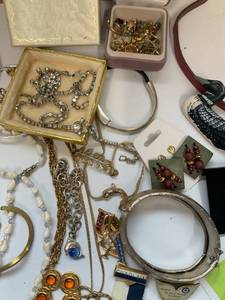 VTG Jewelry Mix Chapel USA