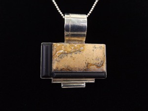 .925 Sterling Silver Light Brown Jasper And Onyx Pendant Necklace