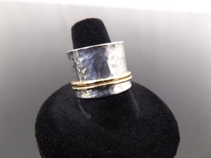 .925 Sterling Silver Hand Hammered Gold Accented Fidget Spinner Ring Size 9