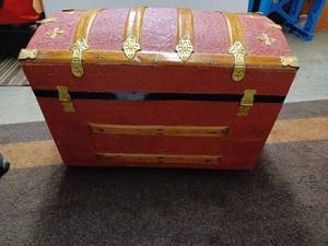 30 Year Old Restoration Red Steamer Trunk - Missing Original Wooden Tray to fit Trunk, Tray in photo from a smaller trunk