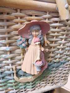 Wicker Picnic Basket with Bamboo Handles, Ceramic Figurine (Chipped) on One Side, Plastic Lined, and a Small Separation