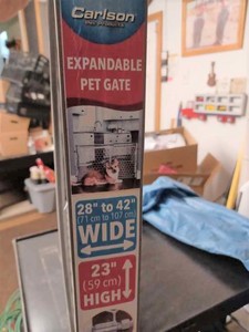 Carlson Expandable Pet Gate 28-inches to 42-inches Wide X 23-inches High