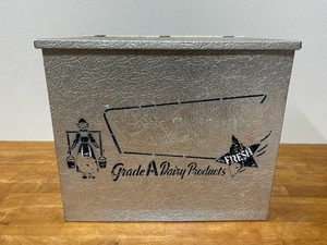 Vintage Aluminum CoolerBox