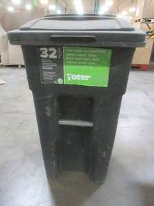 Large 32 Gallon Trash Can With Lid - Used in warehouse, SOLD AS IS.