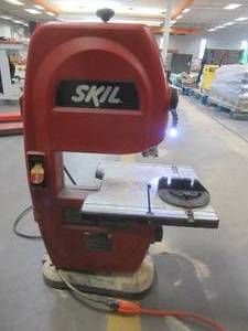 Skil 2.5 Amp 9 in Band Saw with Light - 3386 - USED IN WAREHOUSE - SOLD AS IS