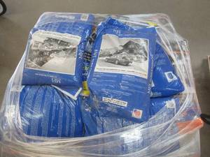 Pallet of Approximately 25 Bags of Ice Melt & Ice Melt with Traction Control