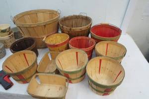 apple baskets bushel size to a quarter