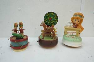vintage fred roberts music box