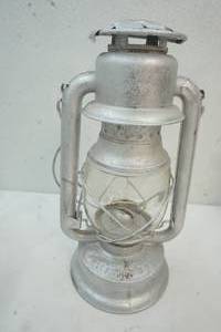 vintage supreme 160 oil lantern