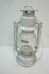 marswells oil lantern
