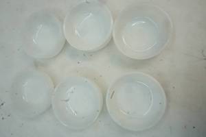 6 white bowls