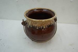 vintage hull bean pot