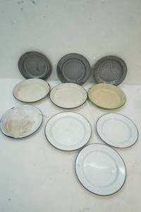 tin plates and tin pie plates