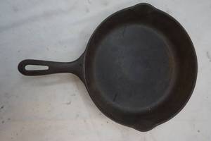 cast iron fry pan