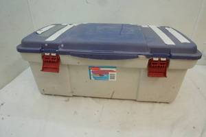 rubbermaid tote
