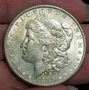 2 AU-UNC US SILVER DOLLARS 1886 MORGAN 1925 PEACE