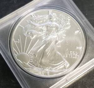 2 AMERICAN SILVER EAGLES 2016 2017 (2 TROY OZ .999 FINE SILVER)