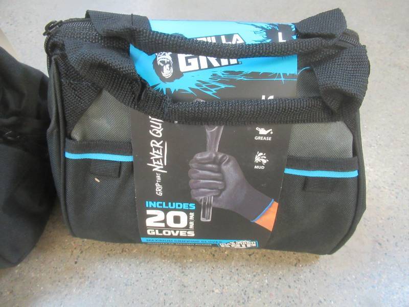 lot 242 image: LOT OF 2 GORILLA GRIP Large Gloves in 10 in. Speed Bag (20-Pack) (TOTAL 40 GLOVES)