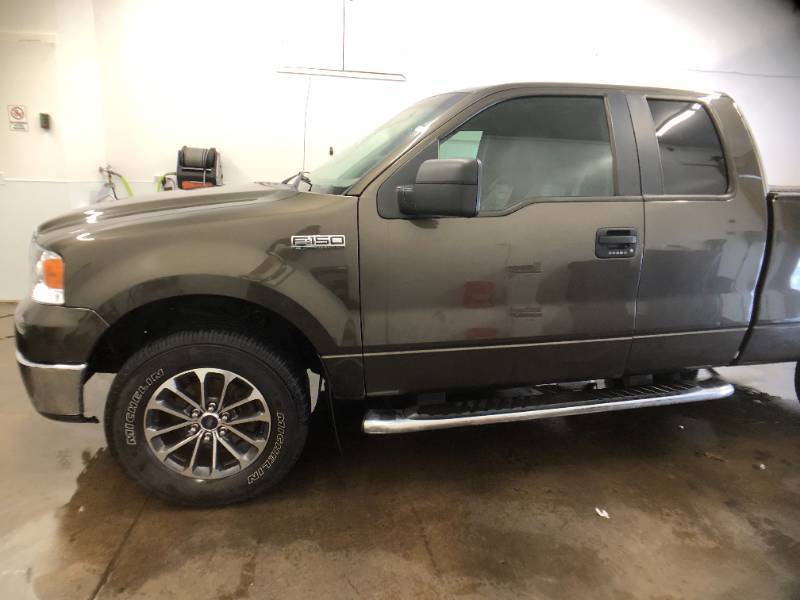 2008 Ford F-150 XLT - 4X4 - SUPER CLEAN