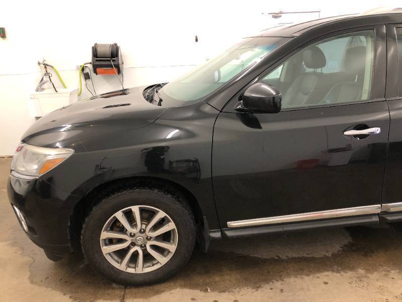 2015 Nissan Pathfinder SL - 4X4