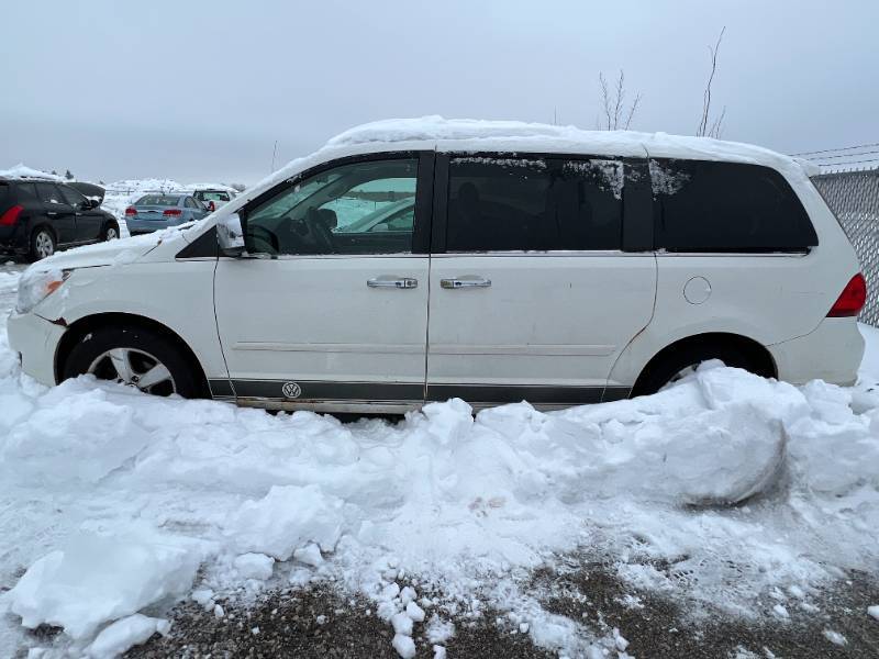 2009 Volkswagen Routan SE