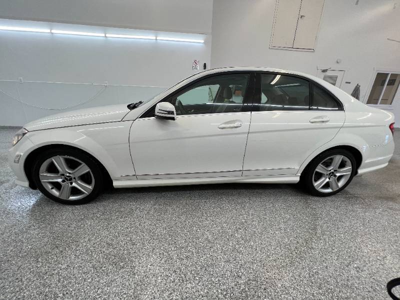 2011 Mercedes-Benz C300 4 Matic - AWD
