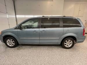 2010 Chrysler Town and Country Touring