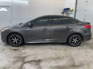 2015 Ford Focus SE - 2 OWNERS