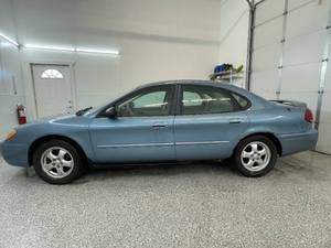2005 Ford Taurus - 84,384 MILES