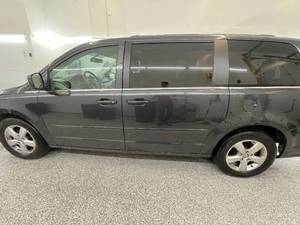 2011 Volkswagen Routan SE