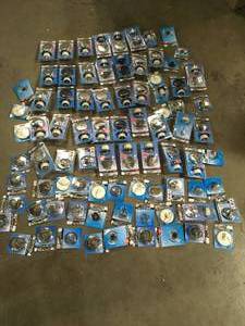 Mix lot of Lift and Turn Bath Tub Drain Trim Kit with Overflow in Chrome, Various Models and Condition, Bathroom Faucets, Review all pictures