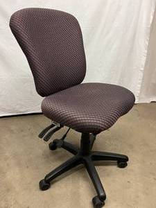 lot 15 image: Height Adjustable Mobile Office Task Chair With Multi Ergonomic Adjustable Functions