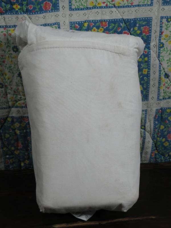 lot 55 image: 300 Thread Count Ultra Soft Fitted Sheet - Threshold