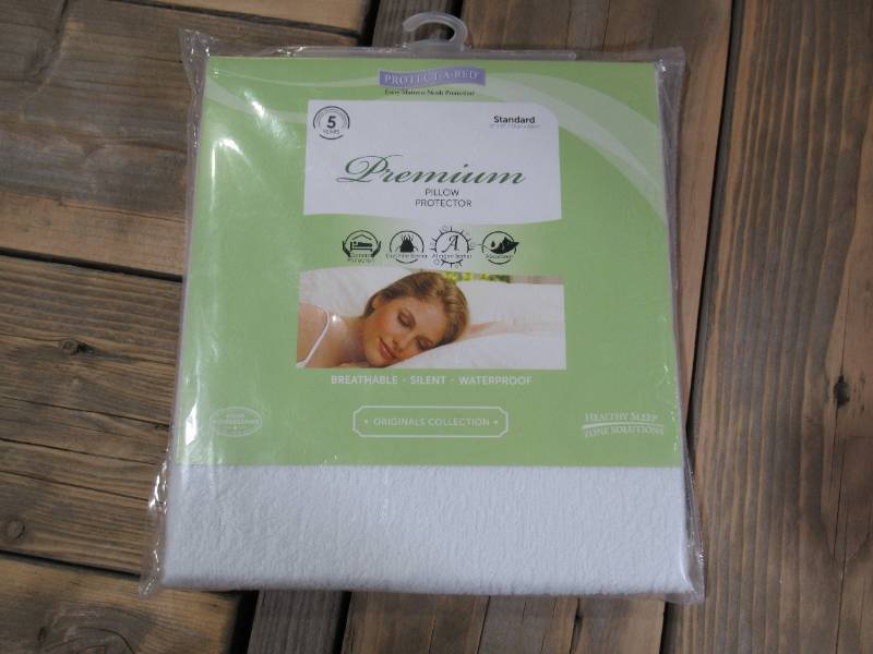 lot 886 image: Premium Pillow Protector with Allergen & Viral Protection - Protect-A-Bed (2-pack)