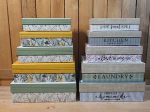 lot 1 image: Set of 10 Gift Boxes