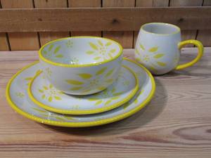 lot 80 image: Temp-tations Old World 16-Piece Essential Dinnerware Set  Yellow