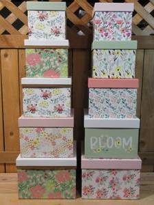 lot 116 image: Set of 10 Gift Boxes